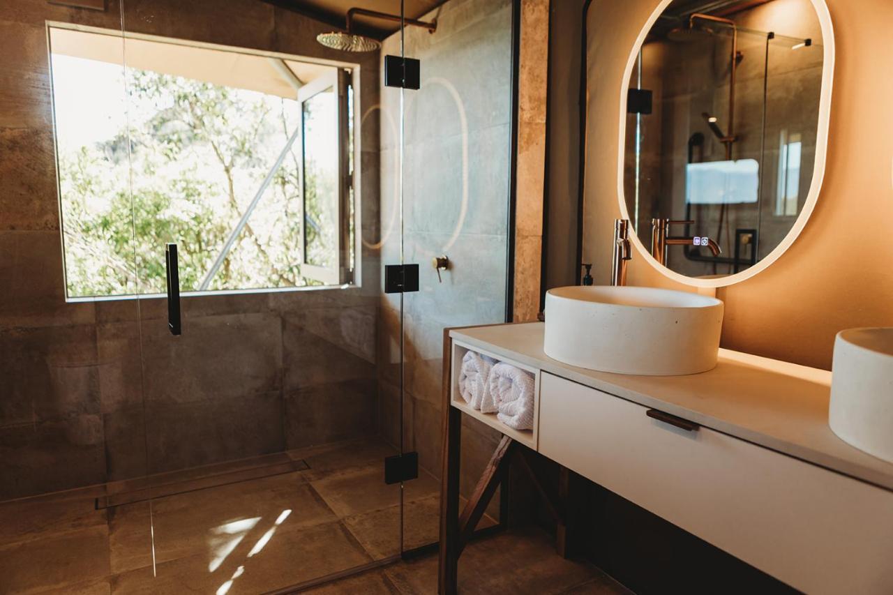 Отель Drift Off Grid Luxury Eco Glamping Tarakohe Экстерьер фото